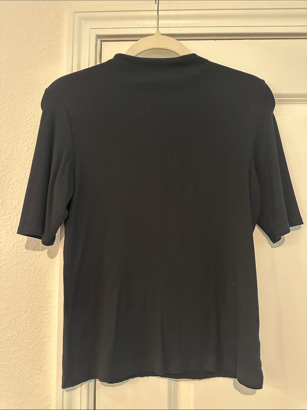 Tahari Black Ribbed Short Sleeve Tee
